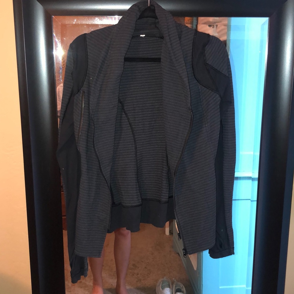 Black Lulu Lemon Jacket